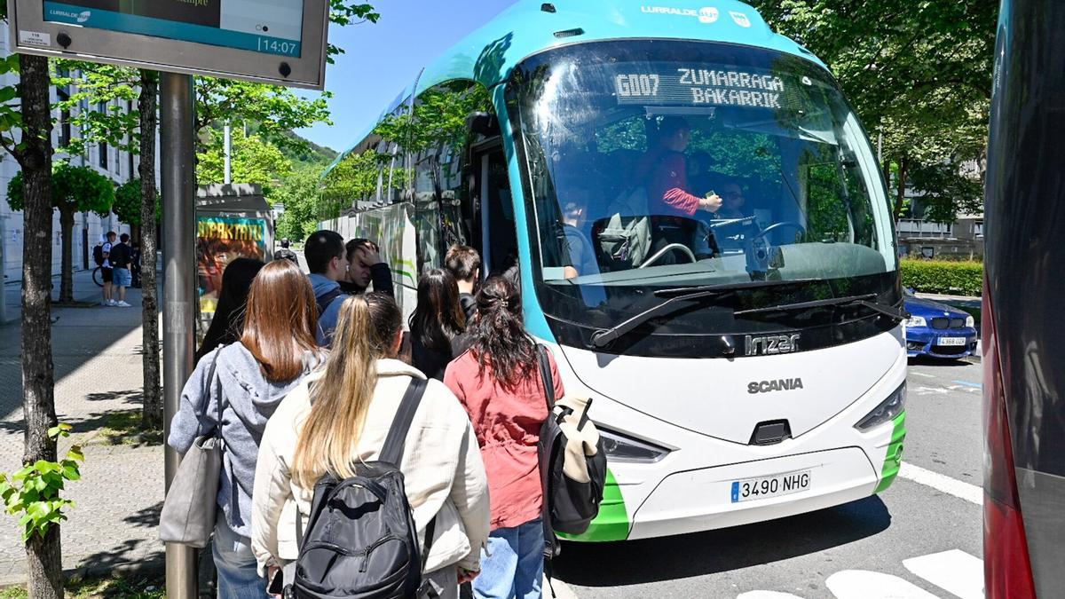 Parada de buses urbano